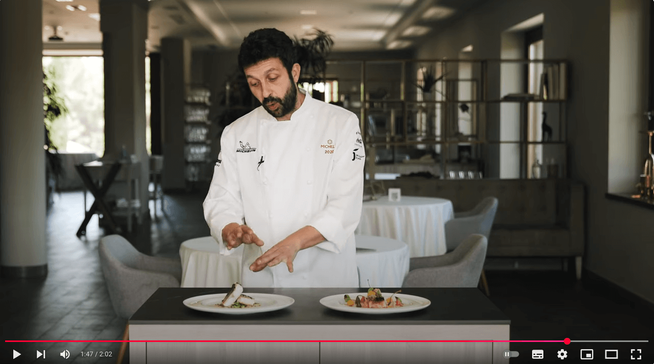 Captura del pantalla del vídeo de Iván Cerdeño mostrando los platos de Pescados del menú premium del Cigarral del Ángel de Toledo